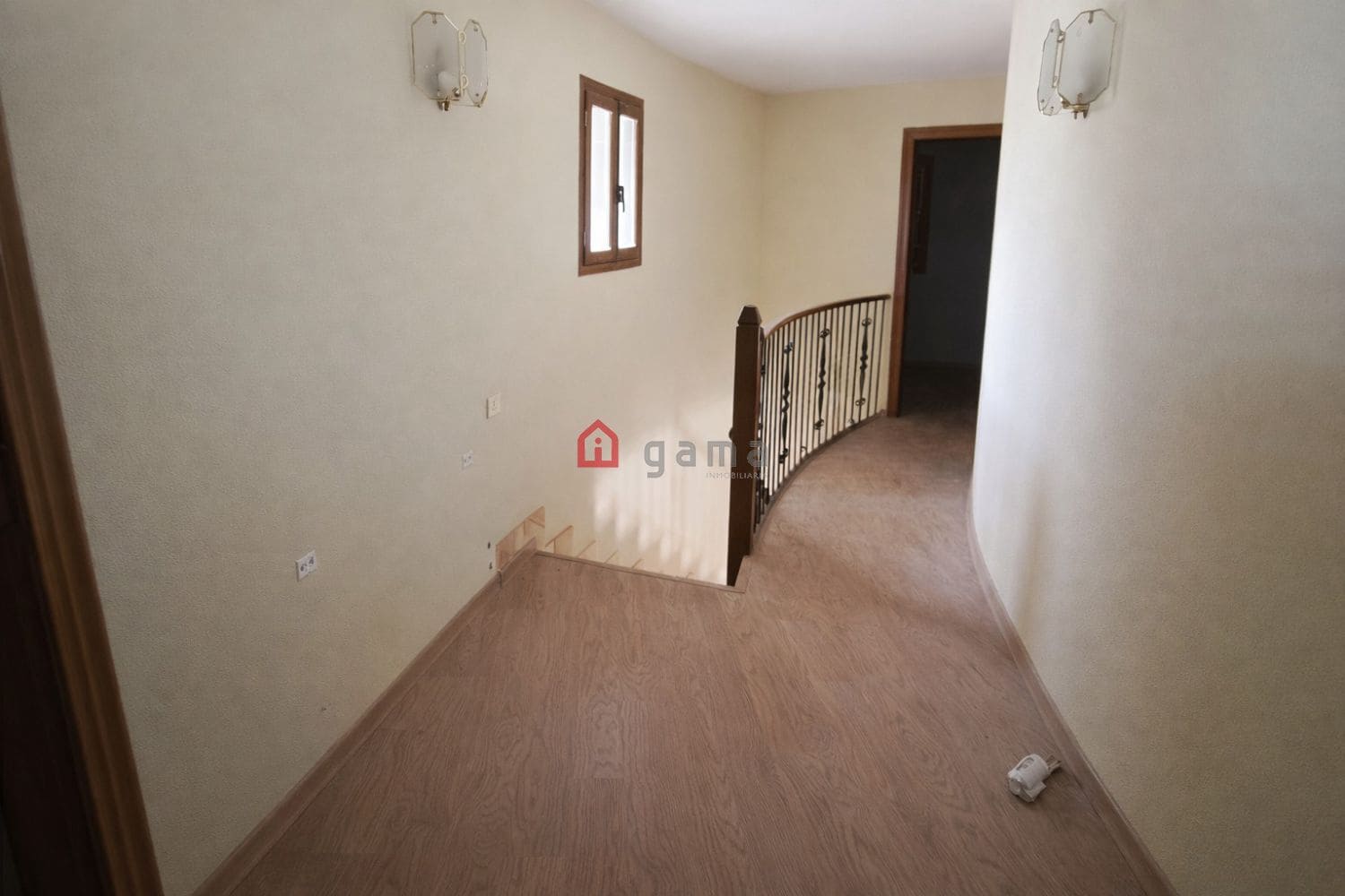 7 bedroom Semi-detached Villa for sale in L'Alcora - € 244,000 (Ref: 6208846)