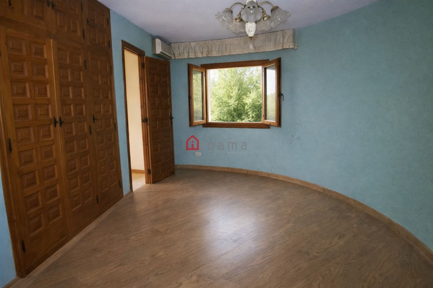 7 bedroom Semi-detached Villa for sale in L'Alcora - € 244,000 (Ref: 6208846)