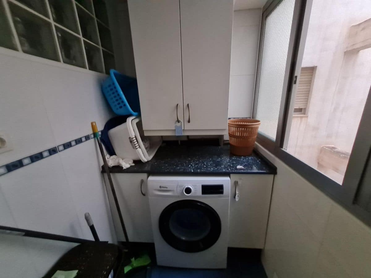 4 soveværelse Lejlighed til salg i Castello de la Plana - € 250.000 (Ref: 7172526)