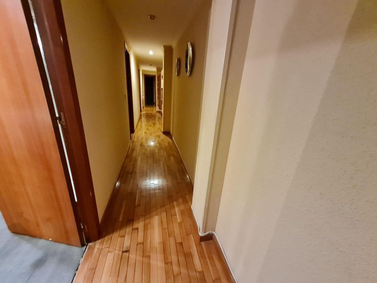 4 soveværelse Lejlighed til salg i Castello de la Plana - € 250.000 (Ref: 7172526)