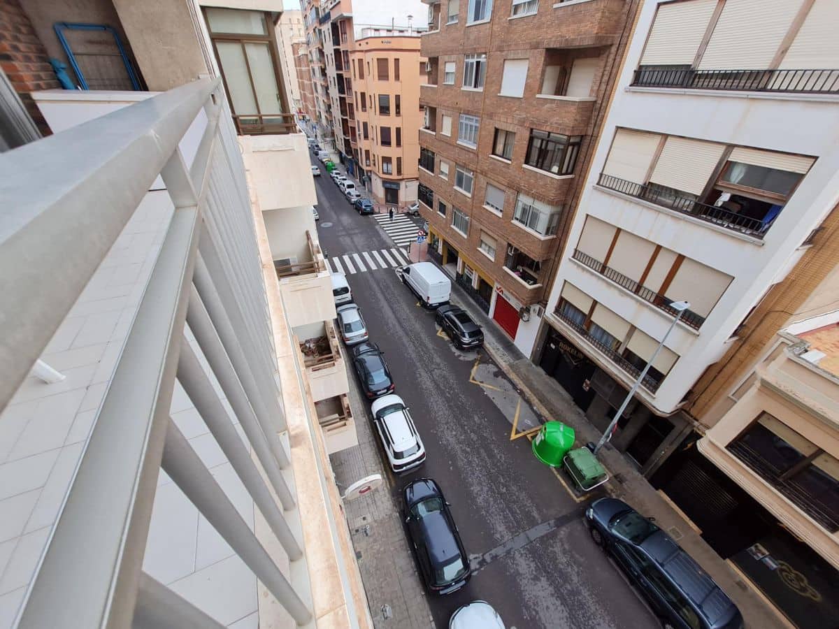 4 soveværelse Lejlighed til salg i Castello de la Plana - € 250.000 (Ref: 7172526)