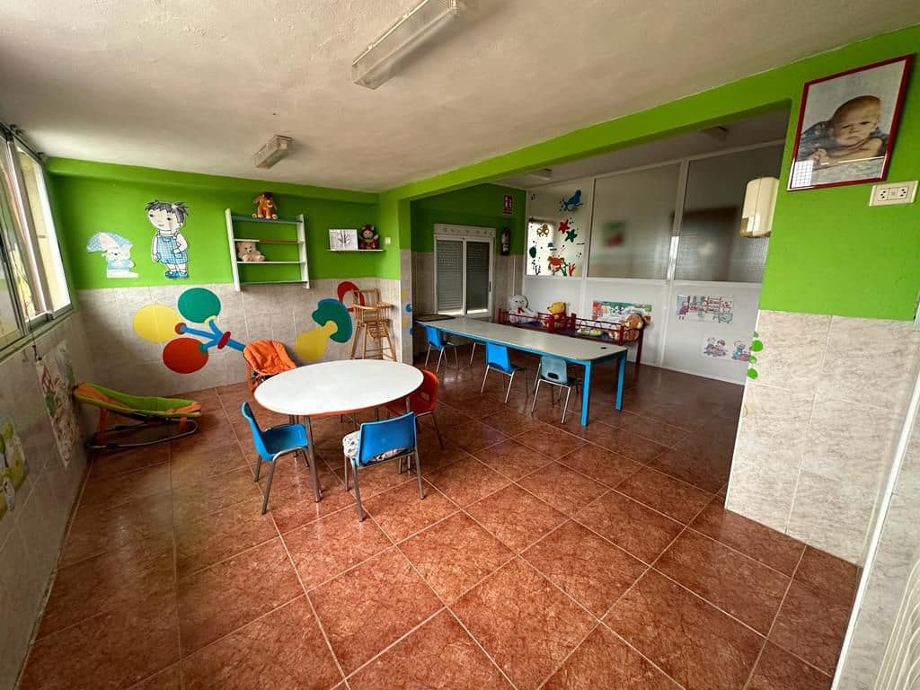 4 soveværelse Semi-Rækkehus til salg i Castello de la Plana - € 265.000 (Ref: 7410948)