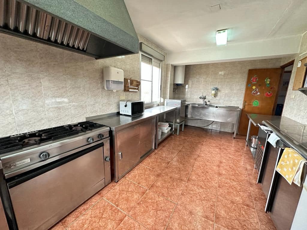 4 soveværelse Semi-Rækkehus til salg i Castello de la Plana - € 265.000 (Ref: 7410948)