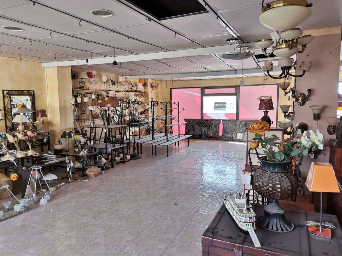 Erhverv til salg i Vila-real - € 200.000 (Ref: 7599341)