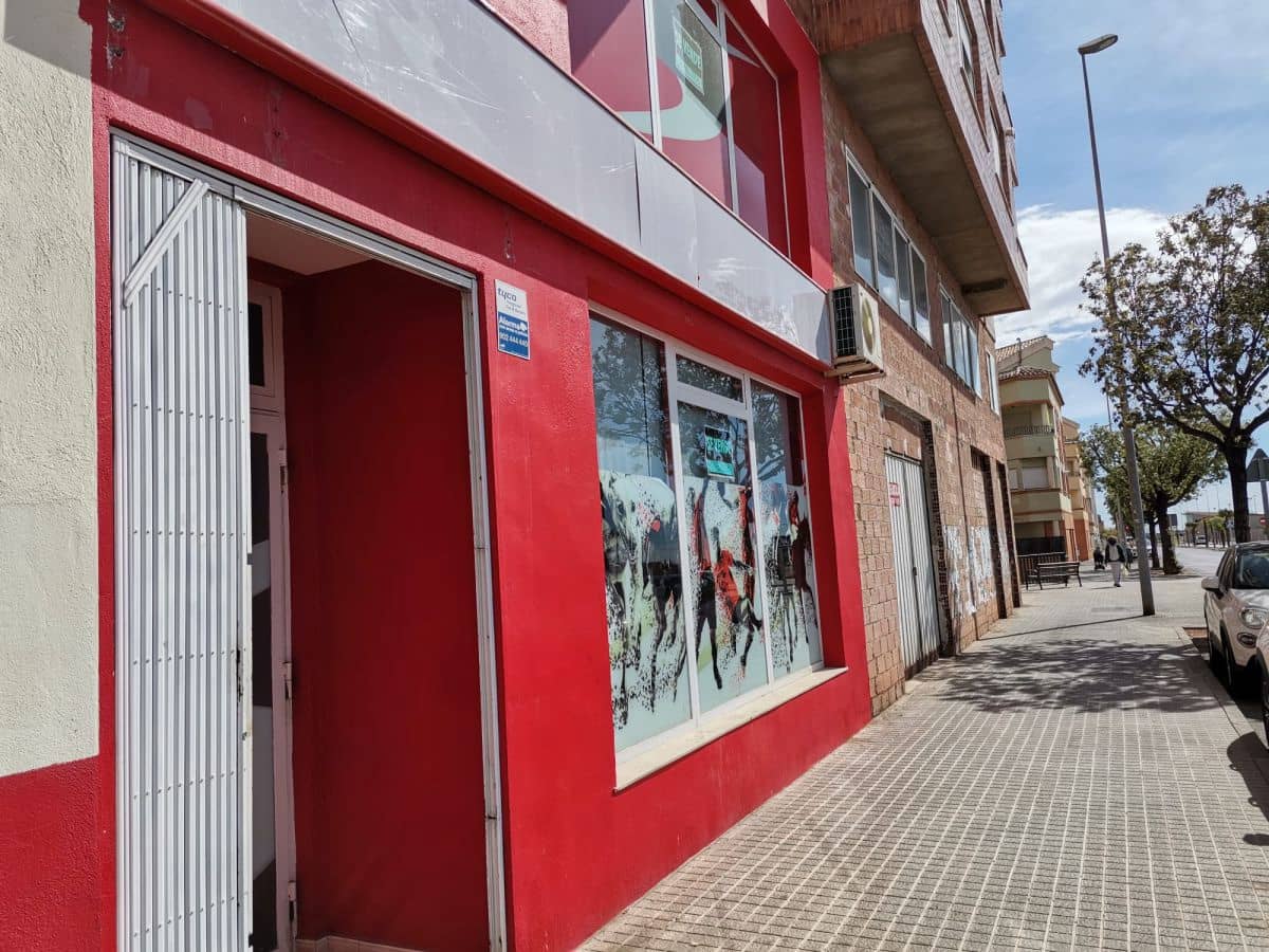 Erhverv til salg i Vila-real - € 200.000 (Ref: 7599341)