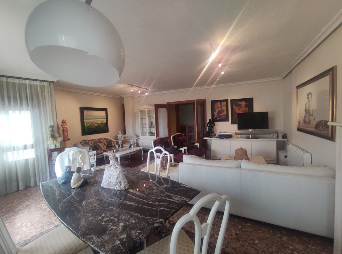 4 soveværelse Lejlighed til salg i La Vall d'Uixo med garage - € 200.000 (Ref: 7777423)