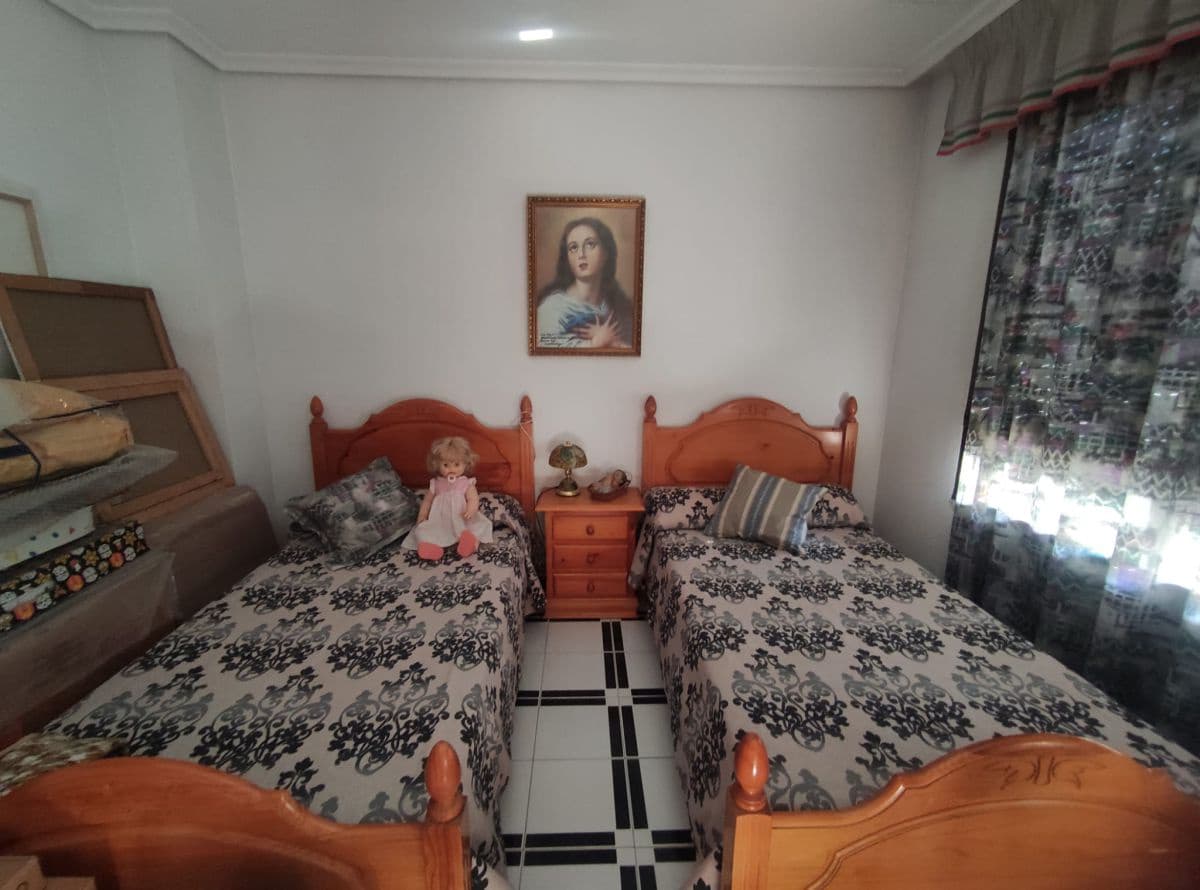 4 bedroom Townhouse for sale in Burriana / Borriana - € 195,000 (Ref: 7847472)