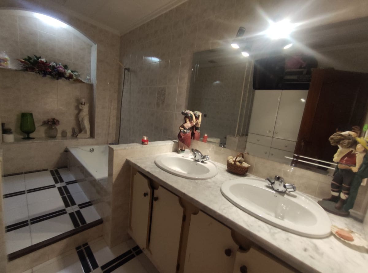 4 bedroom Townhouse for sale in Burriana / Borriana - € 195,000 (Ref: 7847472)