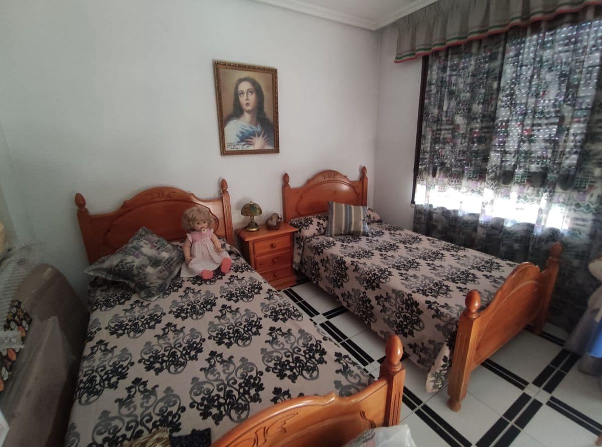 4 bedroom Townhouse for sale in Burriana / Borriana - € 195,000 (Ref: 7847472)