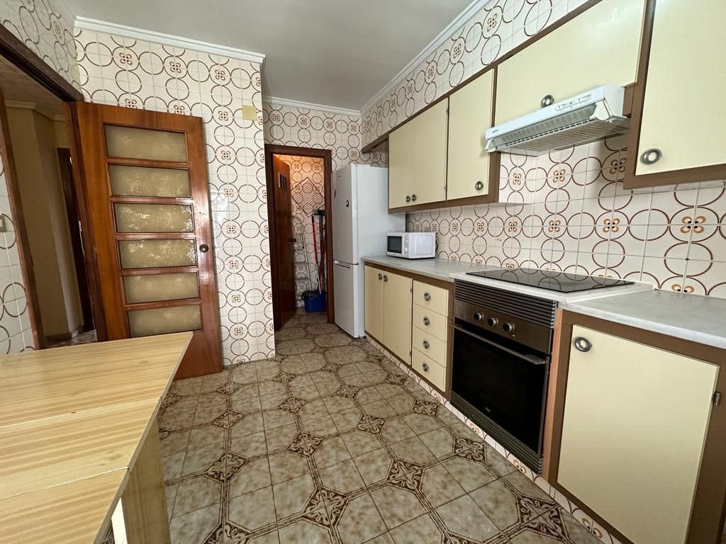 4 bedroom Flat for sale in Almassora / Almazora with garage - € 140,000 (Ref: 7888849)