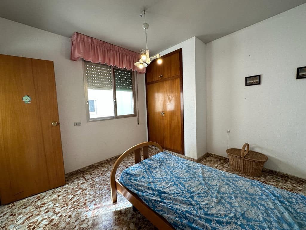 4 bedroom Flat for sale in Almassora / Almazora with garage - € 140,000 (Ref: 7888849)