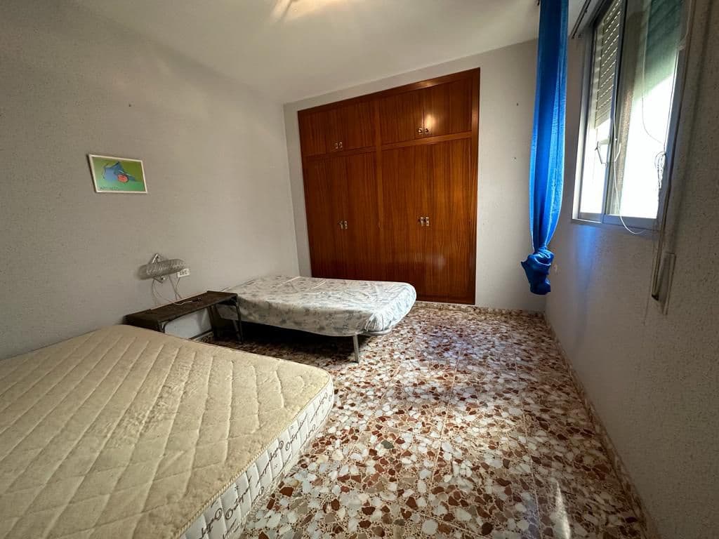 4 bedroom Flat for sale in Almassora / Almazora with garage - € 140,000 (Ref: 7888849)