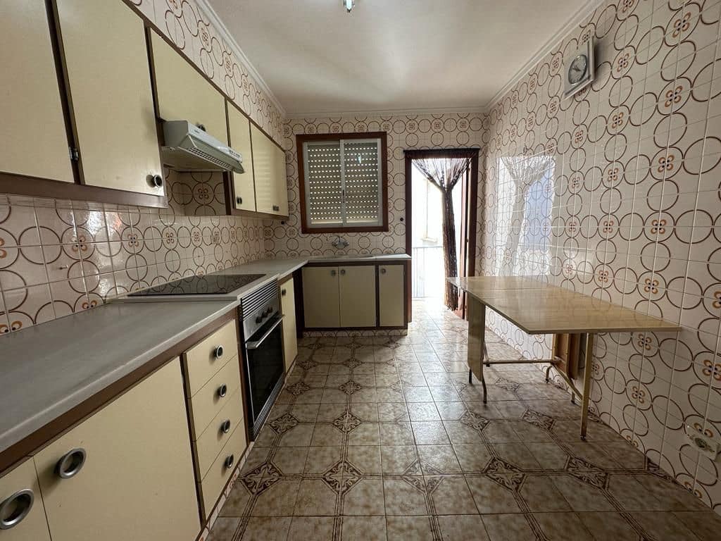 4 bedroom Flat for sale in Almassora / Almazora with garage - € 140,000 (Ref: 7888849)