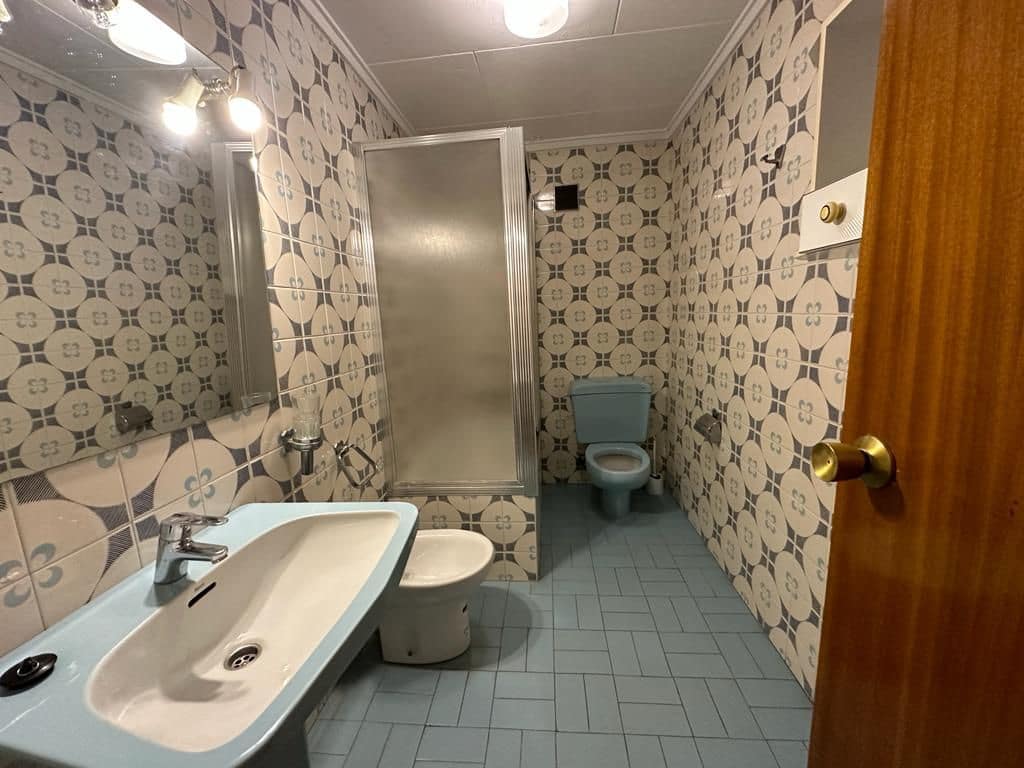 4 bedroom Flat for sale in Almassora / Almazora with garage - € 140,000 (Ref: 7888849)