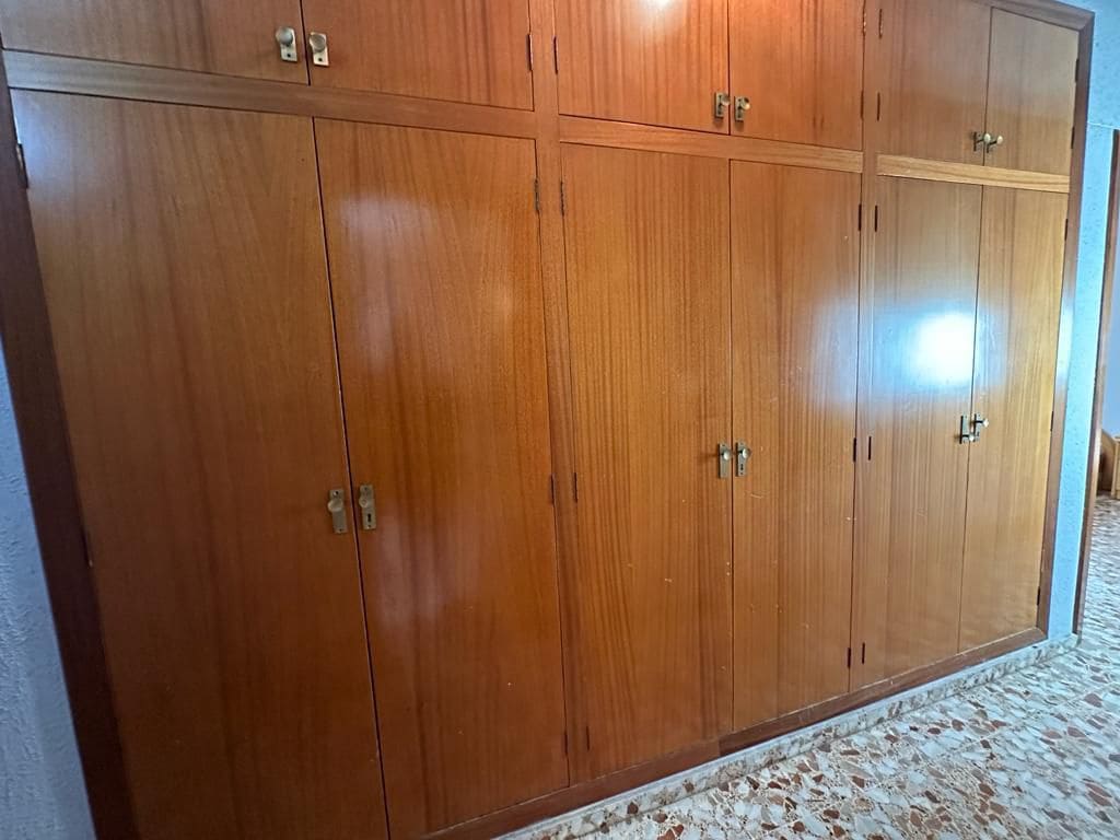 4 bedroom Flat for sale in Almassora / Almazora with garage - € 140,000 (Ref: 7888849)