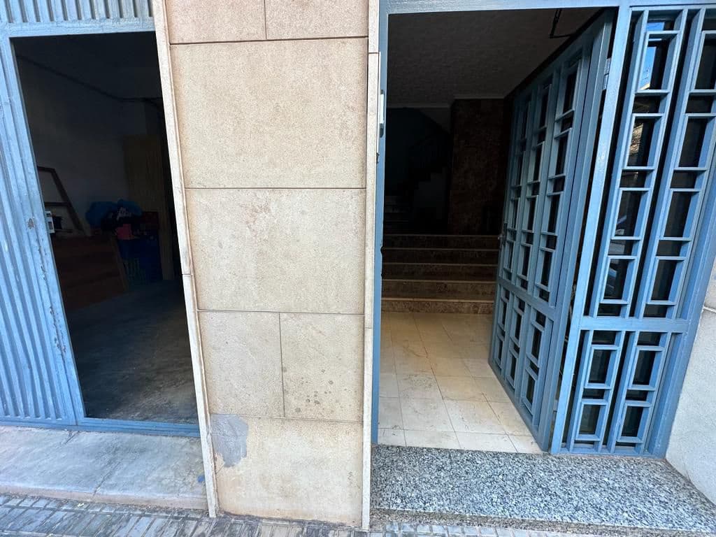 4 bedroom Flat for sale in Almassora / Almazora with garage - € 140,000 (Ref: 7888849)