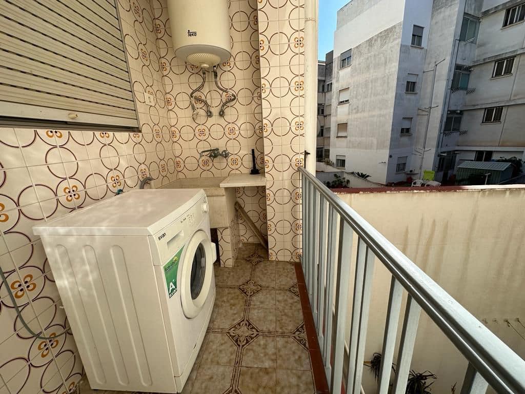 4 bedroom Flat for sale in Almassora / Almazora with garage - € 140,000 (Ref: 7888849)