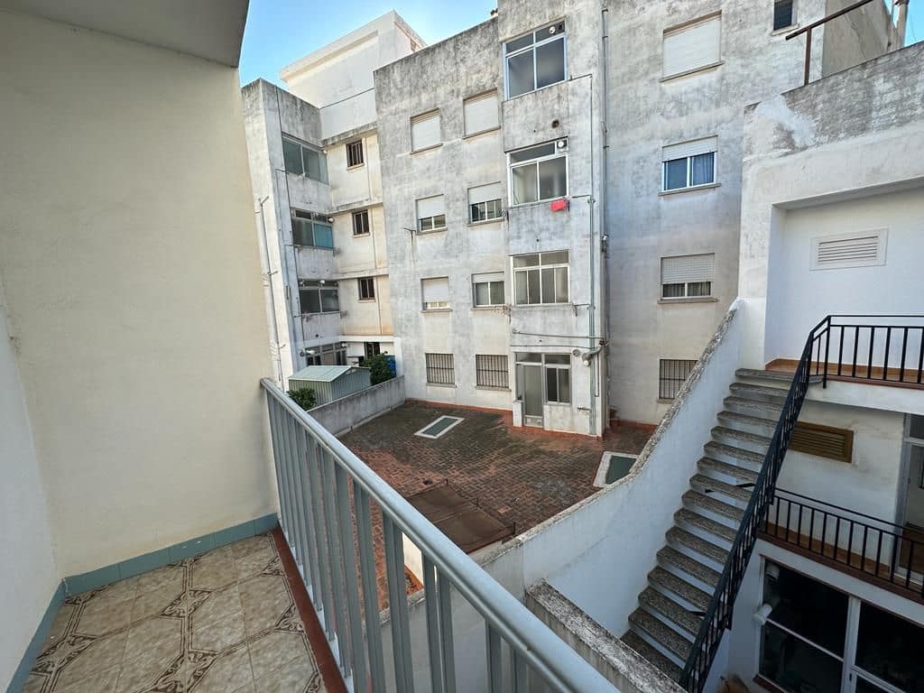 4 bedroom Flat for sale in Almassora / Almazora with garage - € 140,000 (Ref: 7888849)