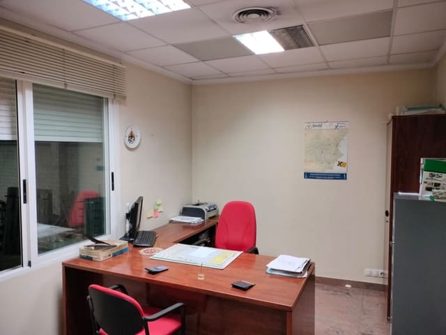 4 bedroom Commercial for sale in Betxí with garage - € 400,000 (Ref: 8101409)