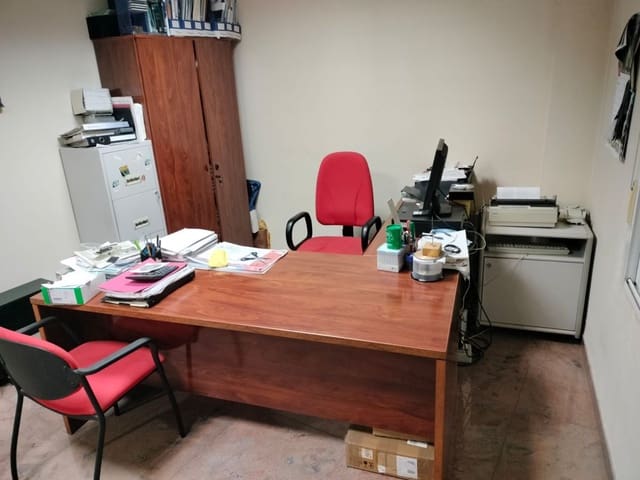 4 bedroom Commercial for sale in Betxí with garage - € 400,000 (Ref: 8101409)