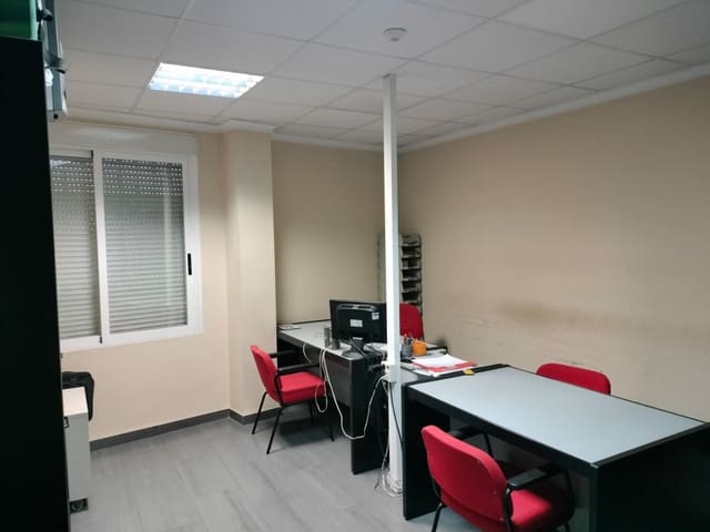 4 bedroom Commercial for sale in Betxí with garage - € 400,000 (Ref: 8101409)