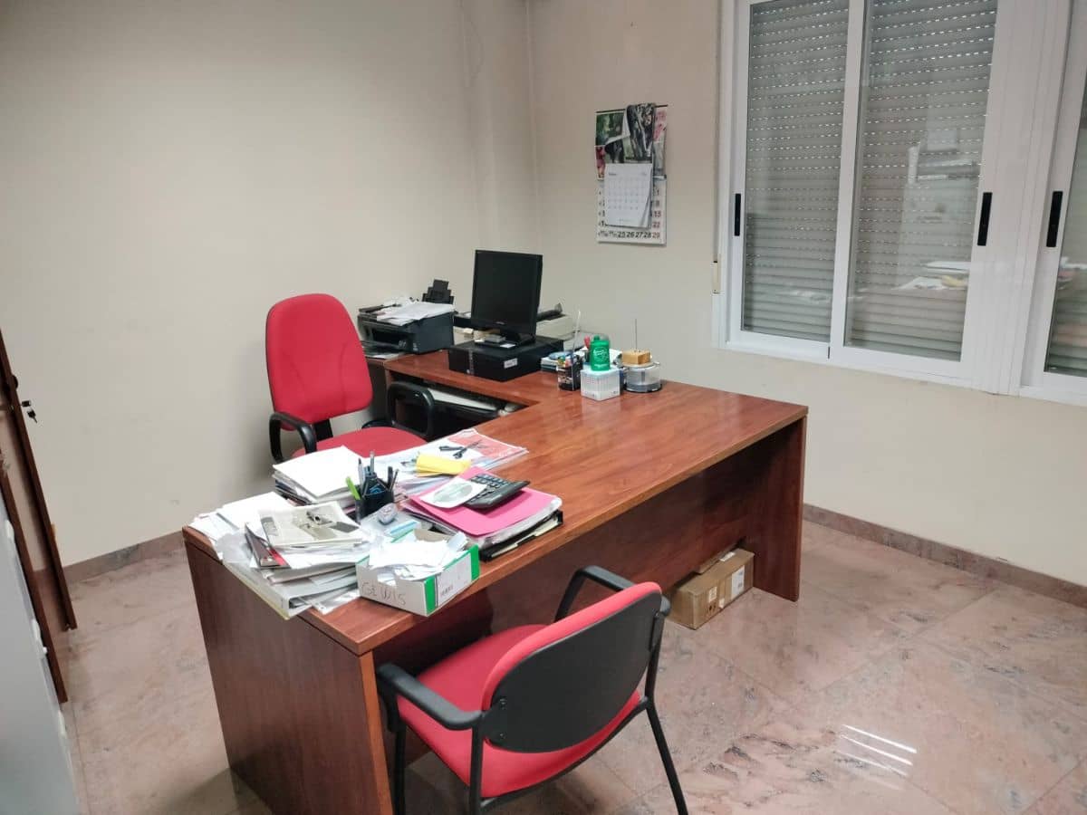 4 soveværelse Erhverv til salg i Betxi med garage - € 400.000 (Ref: 8101409)