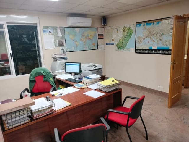 4 bedroom Commercial for sale in Betxí with garage - € 400,000 (Ref: 8101409)