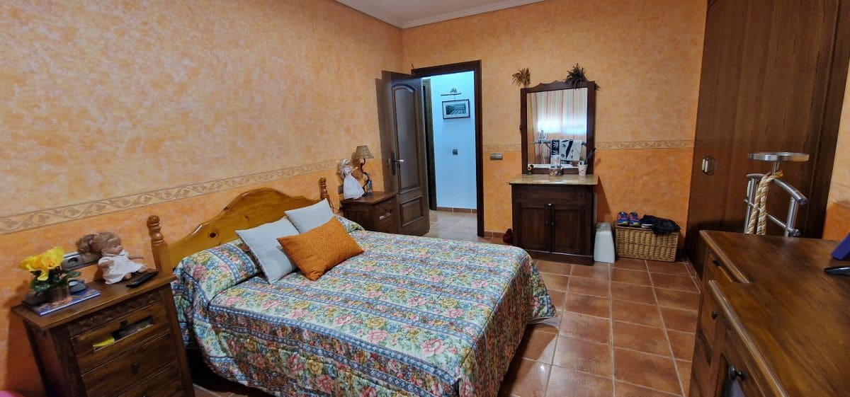 5 makuuhuone Paritalo myytävänä paikassa Castello de la Plana mukana 
autotalli - 550 000 € (Ref: 8112492)