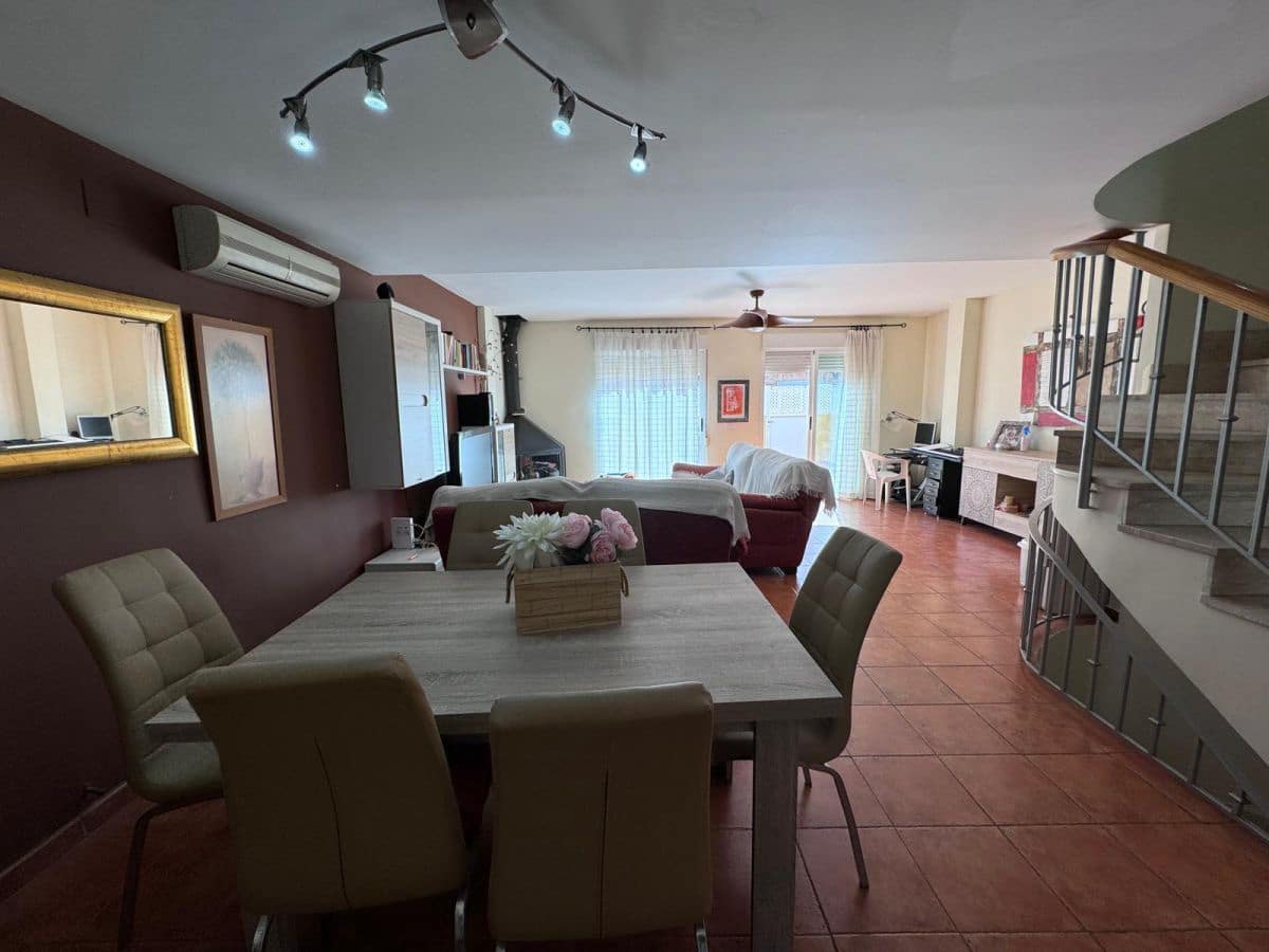 4 Zimmer Reihenhaus zu verkaufen in Burriana / Borriana mit Garage - 330.000 € (Ref: 8215800)