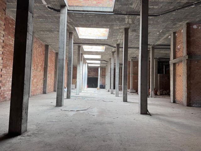 Local Comercial en Vila-real en venta - 854.000 € (Ref: 8234013)