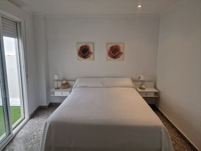 Casa de 4 habitaciones en Moncofa en venta con garaje - 250.000 € (Ref: 8359493)