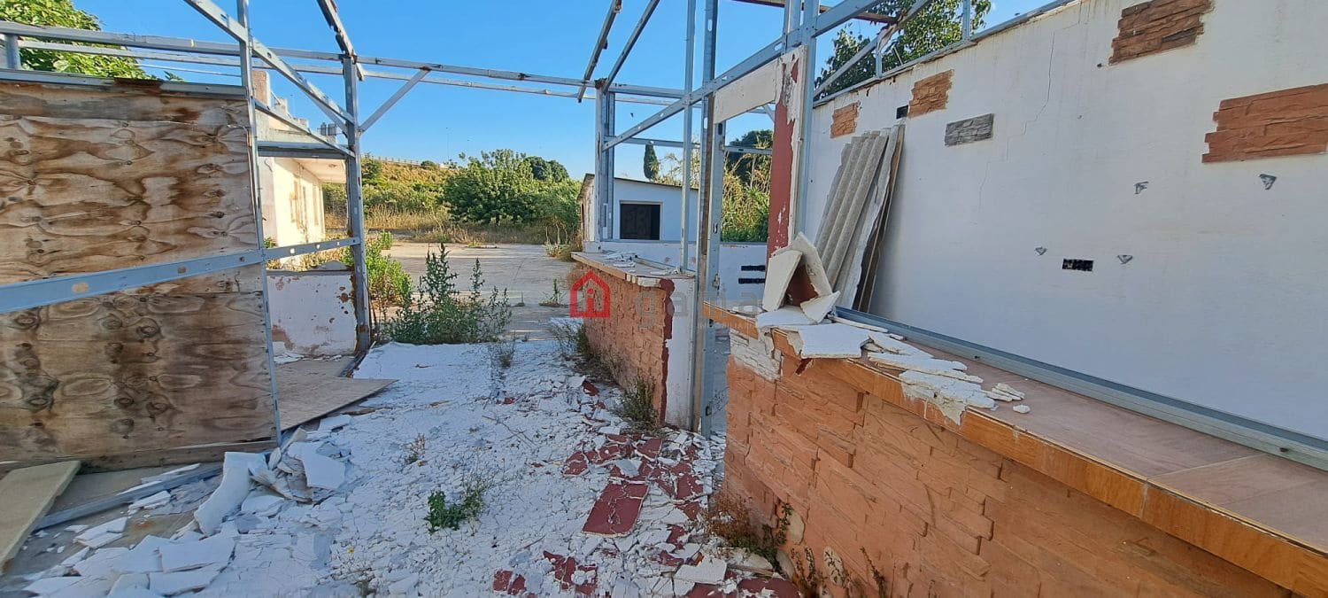 3 bedroom Townhouse for sale in Castello de la Plana - € 70,000 (Ref: 8370758)