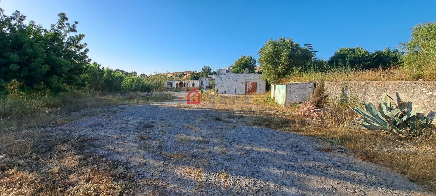 3 bedroom Townhouse for sale in Castello de la Plana - € 70,000 (Ref: 8370758)