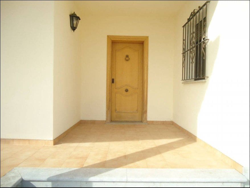 6 makuuhuone Paritalo myytävänä paikassa Vinaros - 295 000 € (Ref: 8423216)