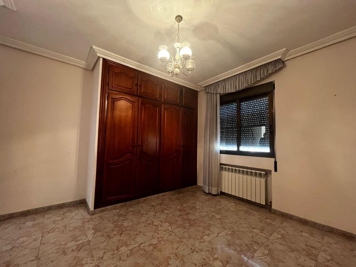 6 makuuhuone Paritalo myytävänä paikassa Vinaros - 295 000 € (Ref: 8423216)