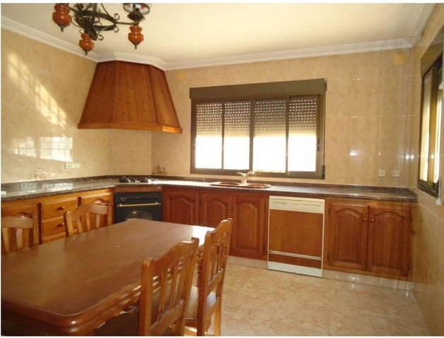 6 makuuhuone Paritalo myytävänä paikassa Vinaròs - 295 000 € (Ref: 8423216)