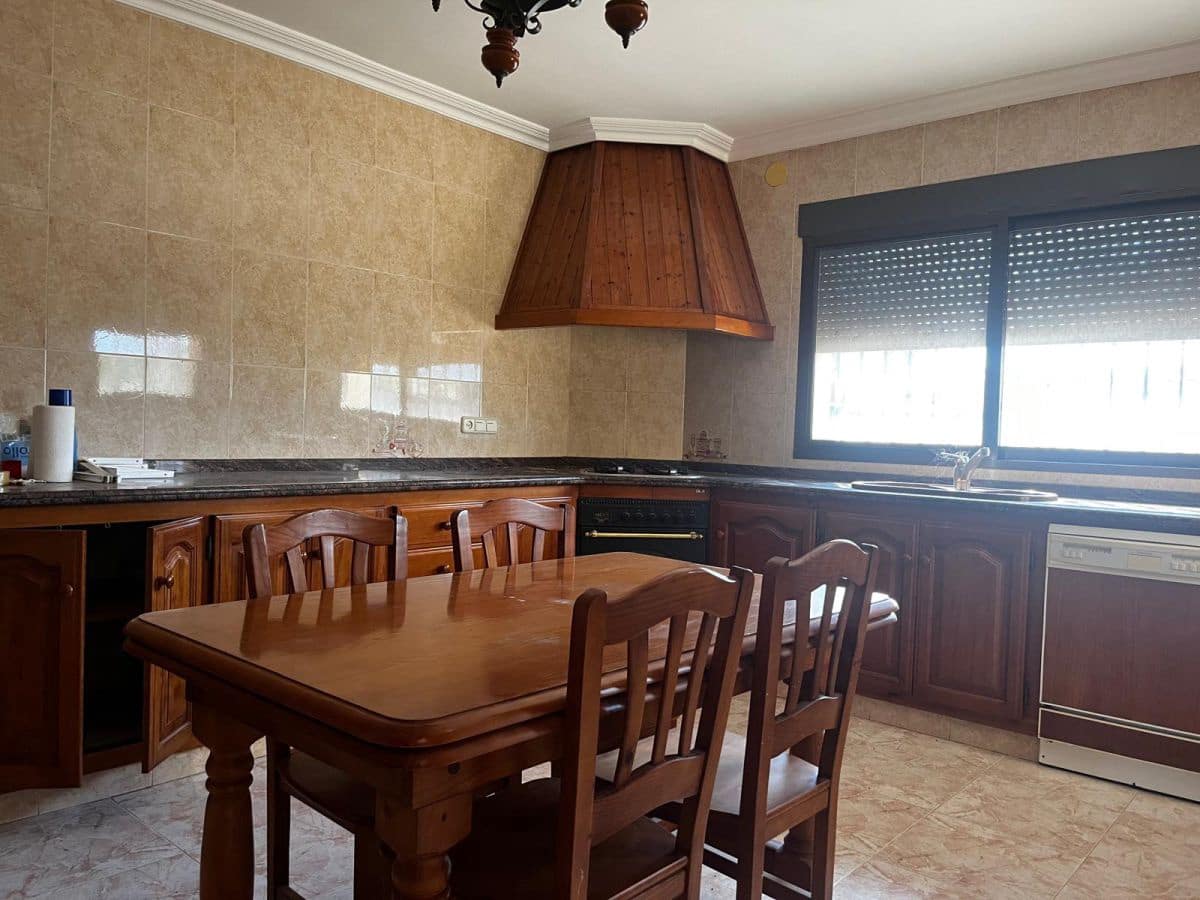 6 makuuhuone Paritalo myytävänä paikassa Vinaros - 295 000 € (Ref: 8423216)