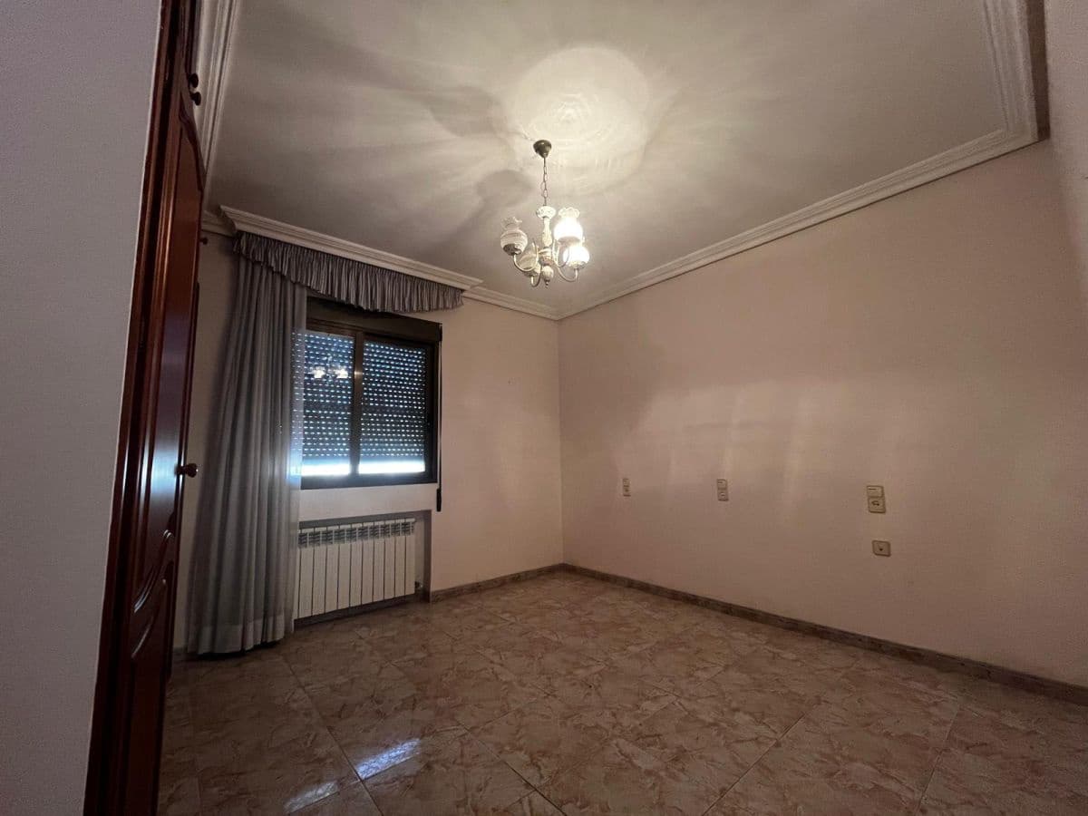 6 makuuhuone Paritalo myytävänä paikassa Vinaros - 295 000 € (Ref: 8423216)