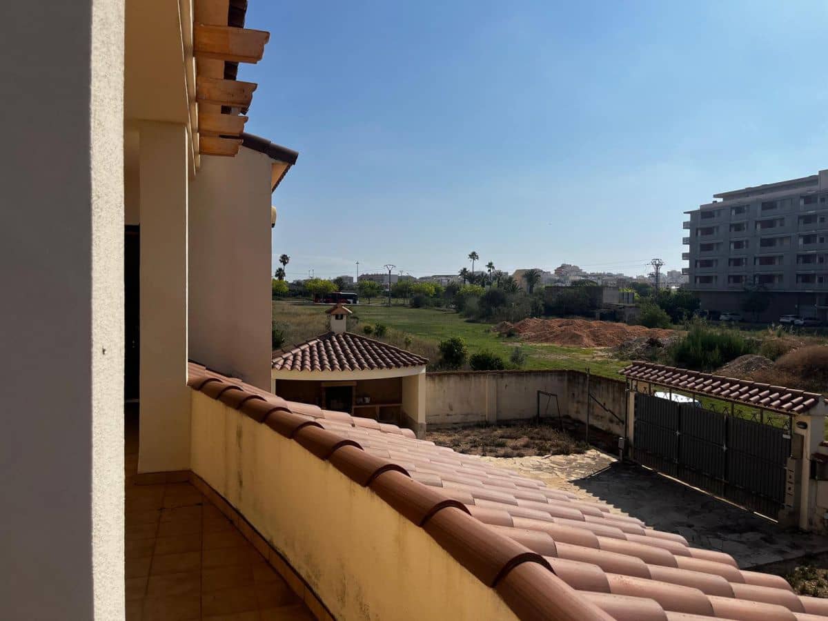 6 makuuhuone Paritalo myytävänä paikassa Vinaros - 295 000 € (Ref: 8423216)