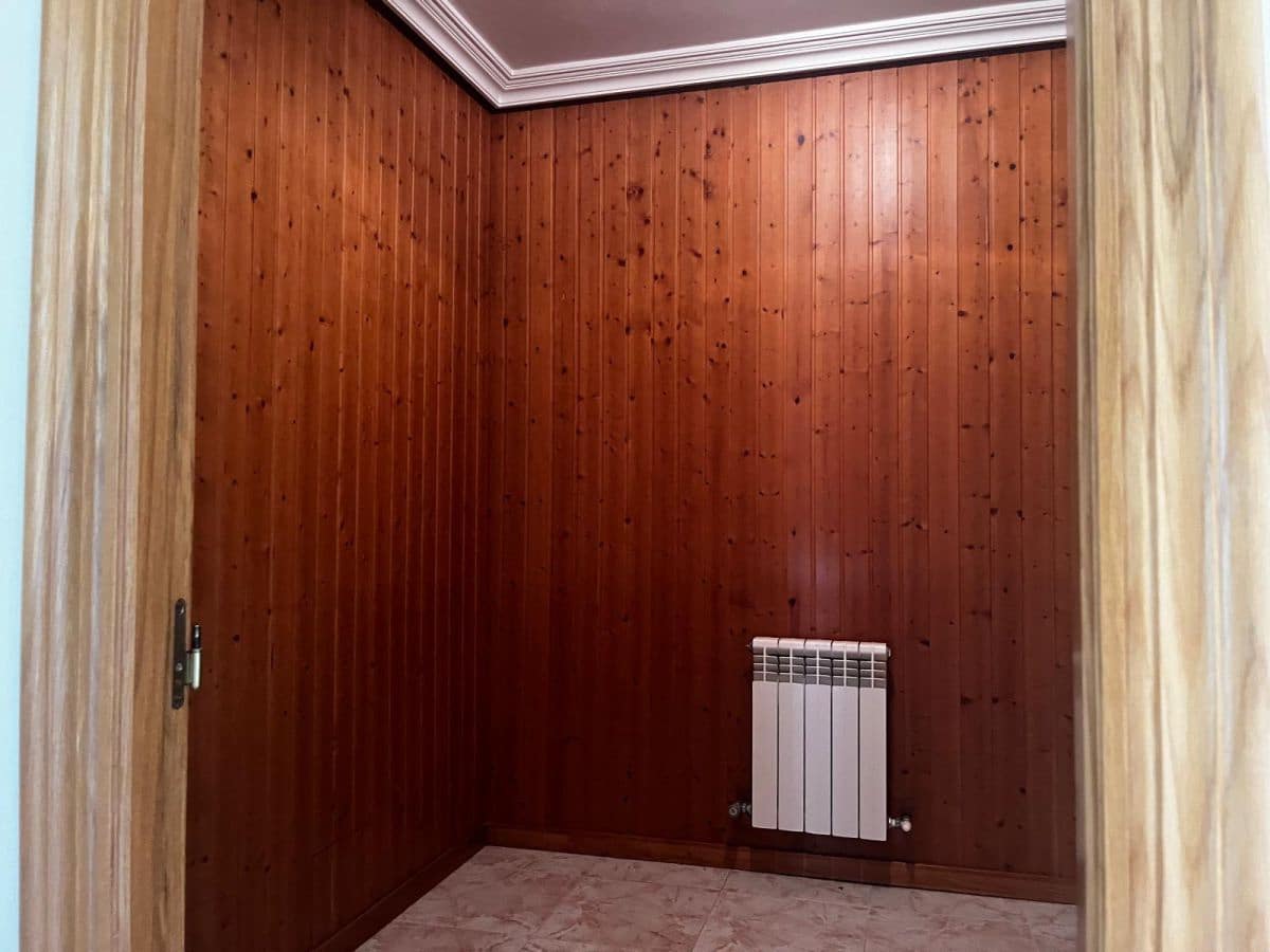 6 makuuhuone Paritalo myytävänä paikassa Vinaros - 295 000 € (Ref: 8423216)