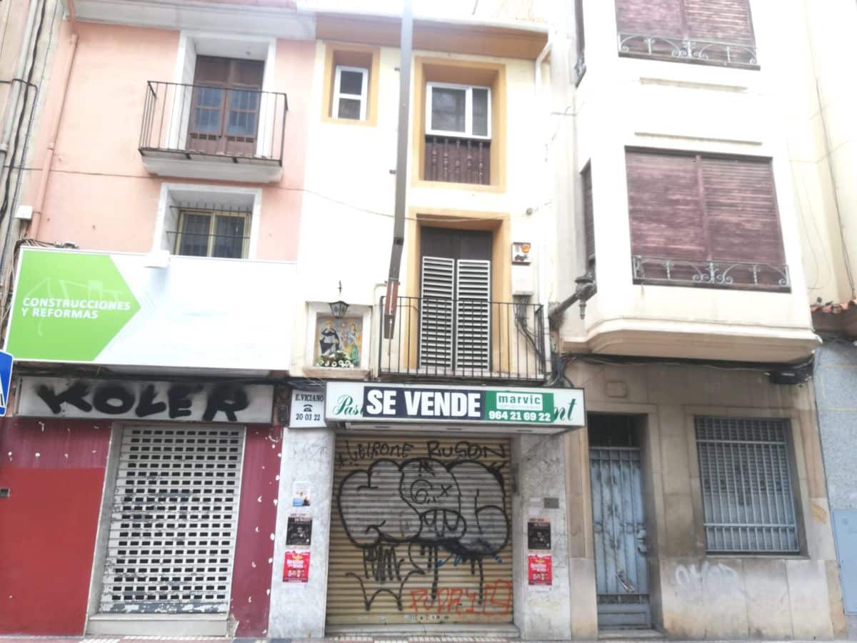 Huis te koop in Castello de la Plana met garage - € 103.000 (Ref: 8576278)