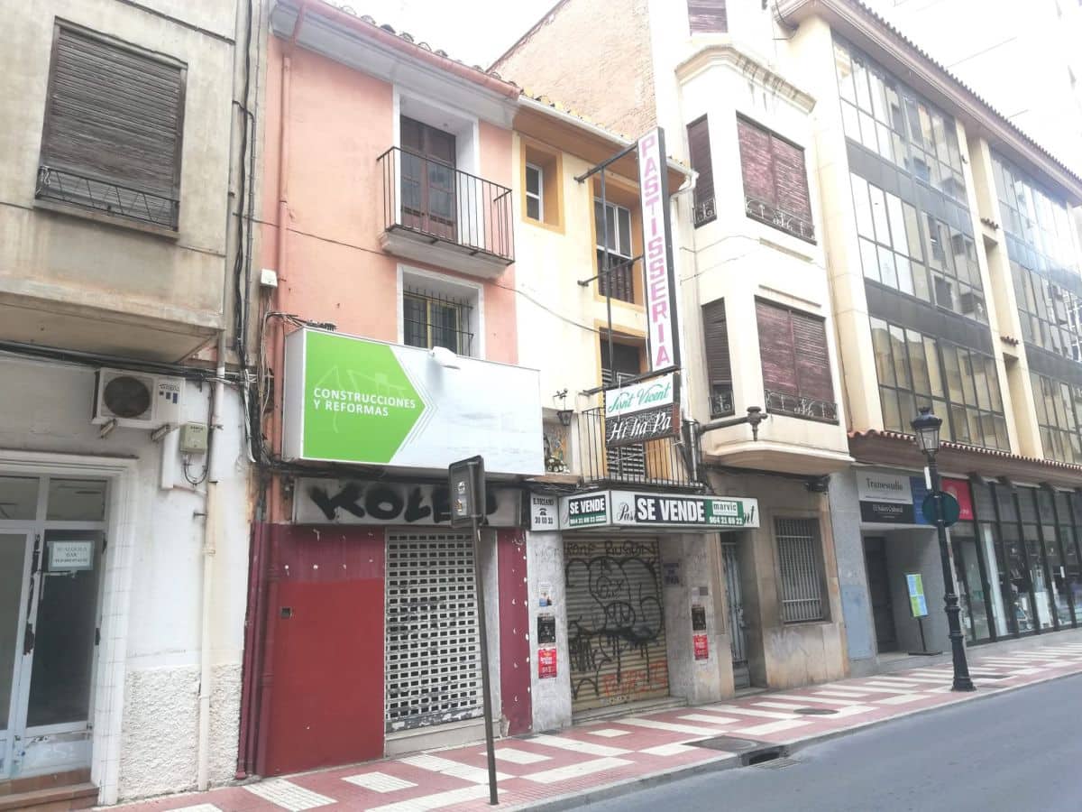 Huis te koop in Castello de la Plana met garage - € 103.000 (Ref: 8576278)