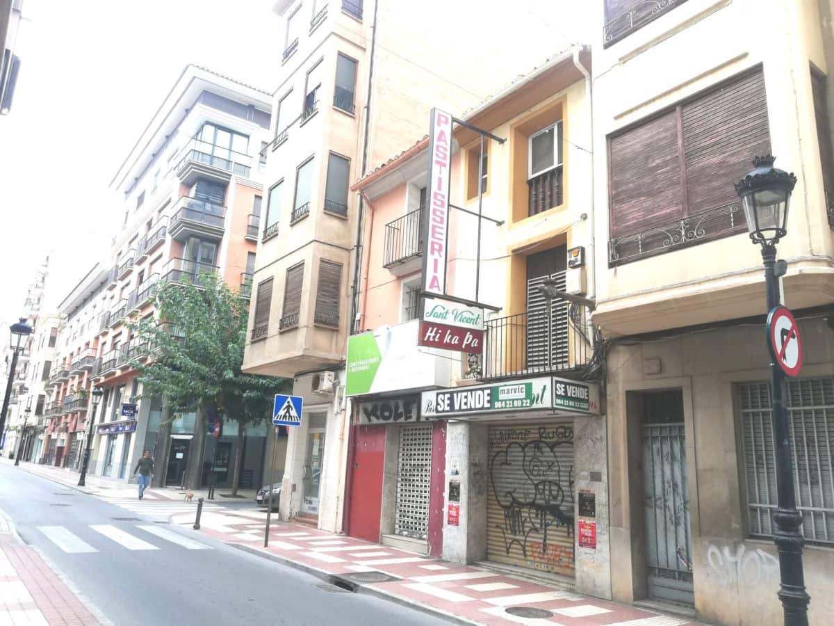 Huis te koop in Castello de la Plana met garage - € 103.000 (Ref: 8576278)