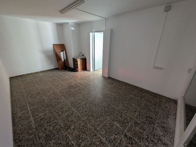 Commercieel te koop in Castelló de la Plana - € 150.000 (Ref: 8597224)