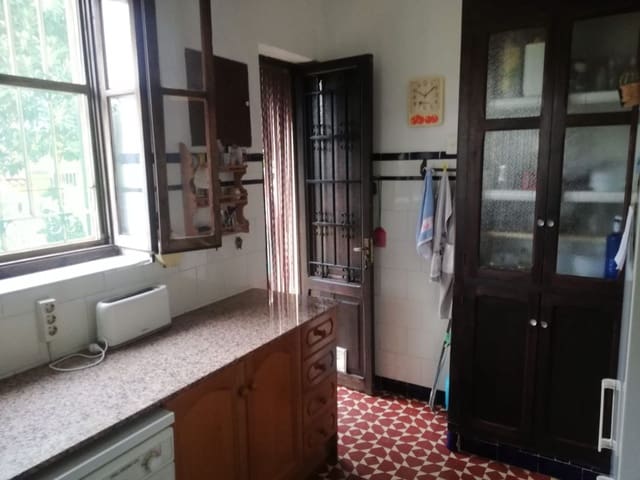 5 soveværelse Villa til salg i Castelló de la Plana - € 350.000 (Ref: 8689289)