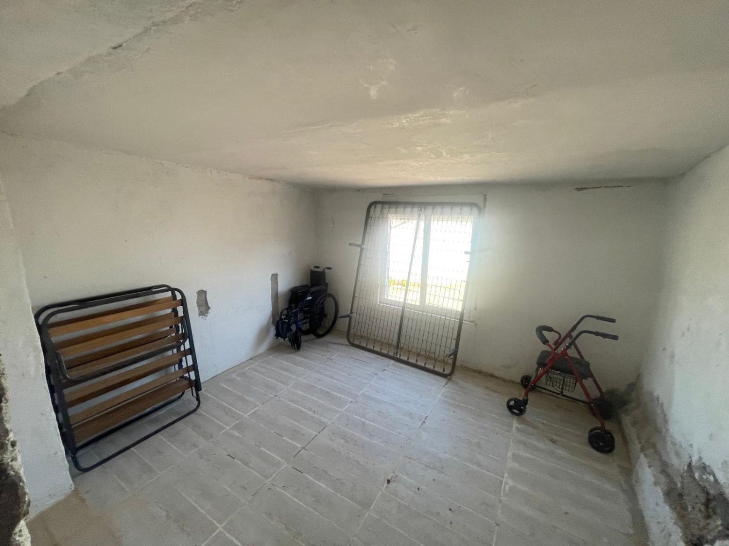 6 soveværelse Semi-Rækkehus til salg i La Vall d'Uixo - € 150.000 (Ref: 8729236)