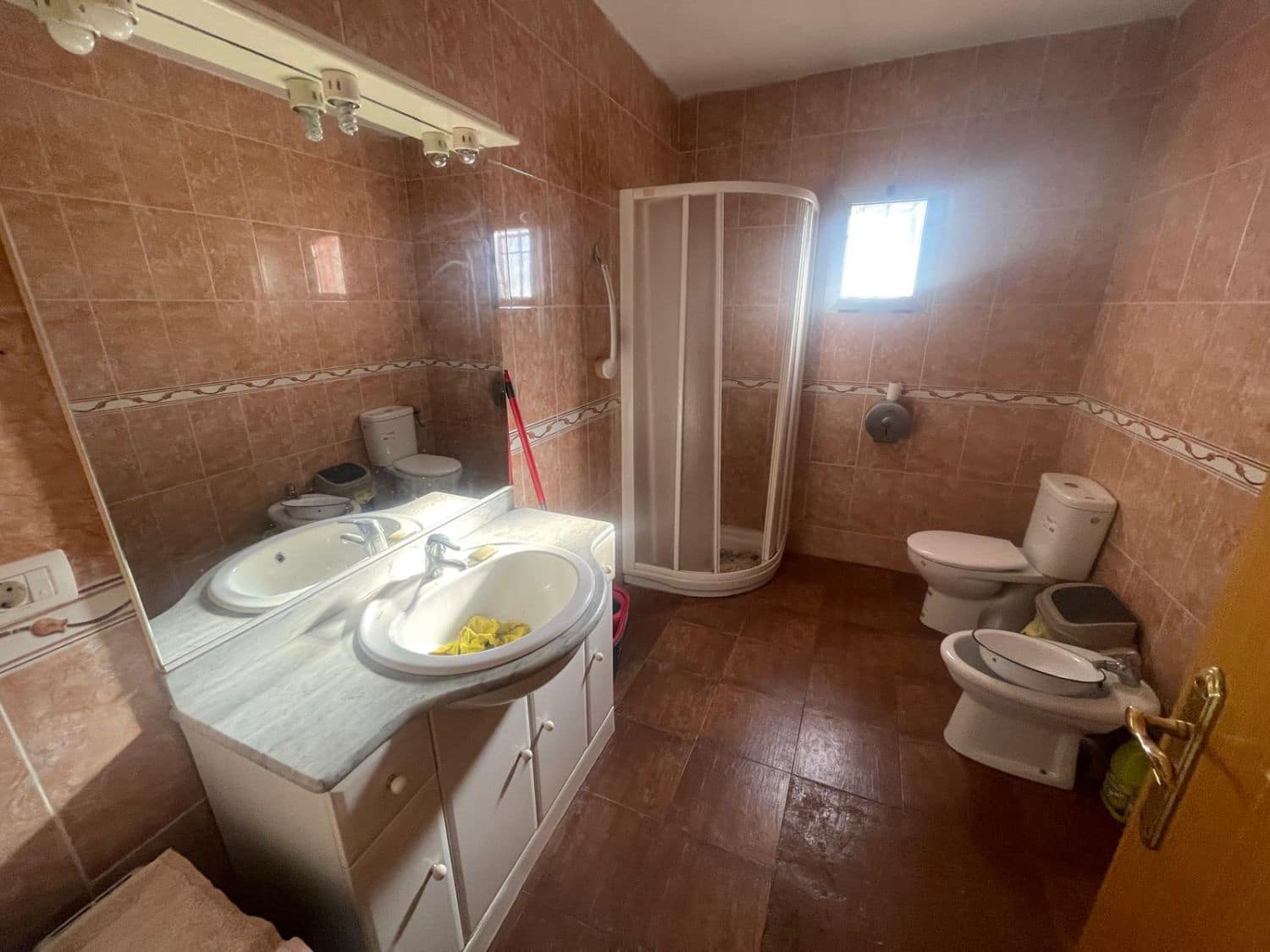 6 soveværelse Semi-Rækkehus til salg i La Vall d'Uixo - € 150.000 (Ref: 8729236)