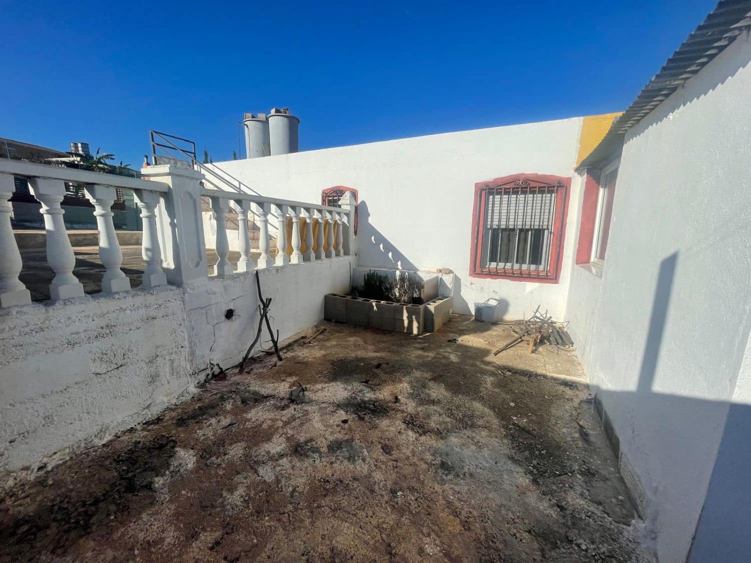 6 soveværelse Semi-Rækkehus til salg i La Vall d'Uixo - € 150.000 (Ref: 8729236)