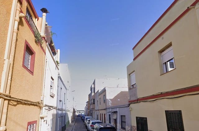 Townhouse for sale in Norte, Castelló de la Plana - € 50,000 (Ref: 8922185)