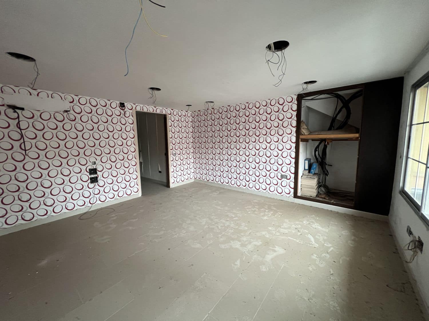 4 soveværelse Kontor til salg i Castello de la Plana - € 71.000 (Ref: 8922195)